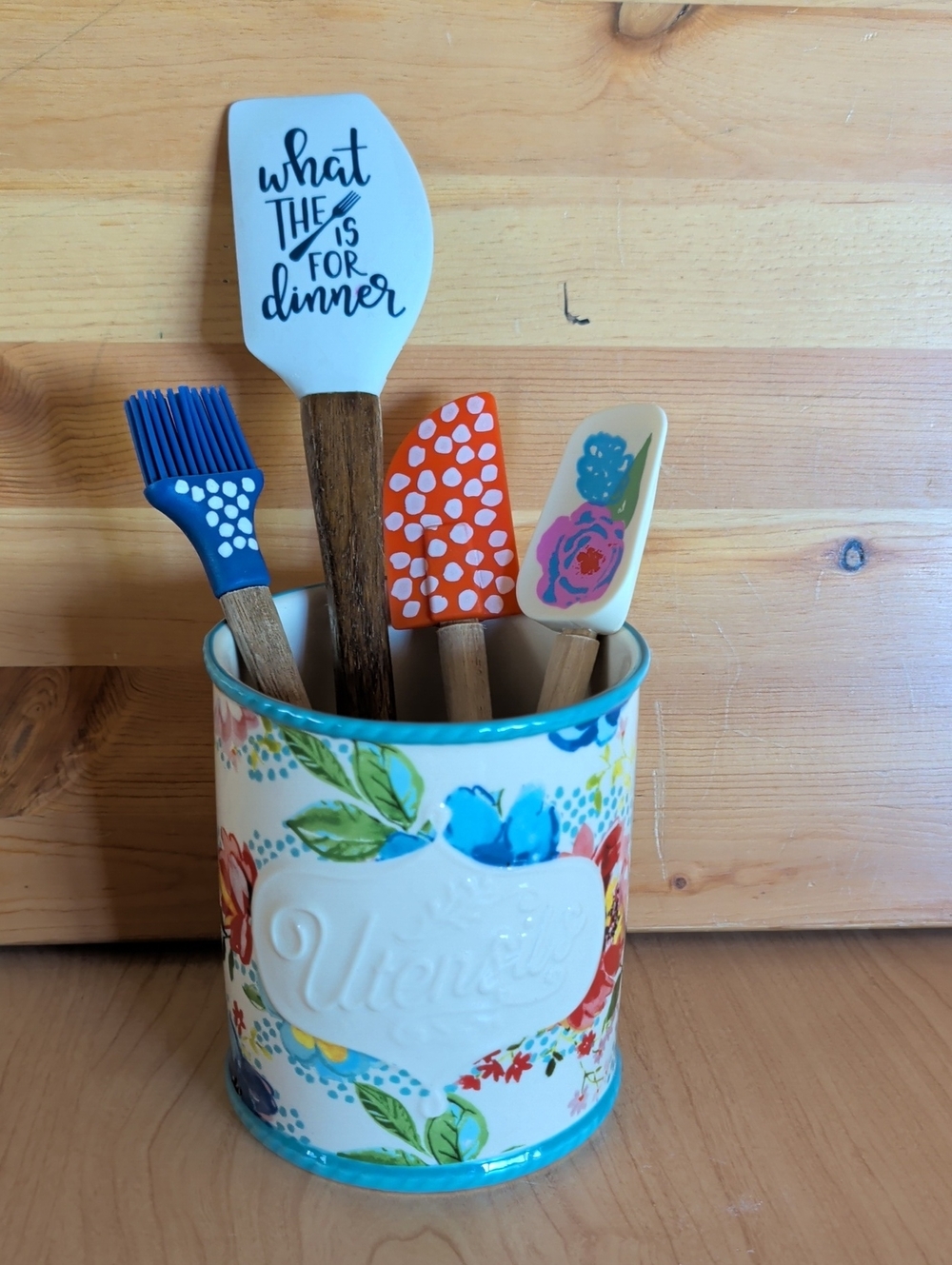 5 pcs. The Pioneer Woman, Colorful Floral Utensil Holder with Patterned Spatulas
